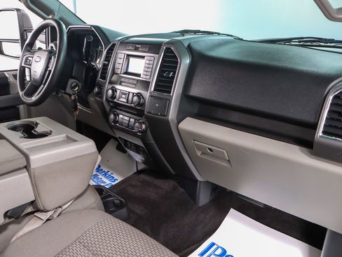 Used 2015 Ford F150 XLT image 25
