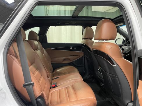 Used 2019 Kia Sorento SX FWD image 33