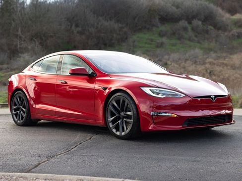 Used 2022 Tesla Model S Plaid image 11