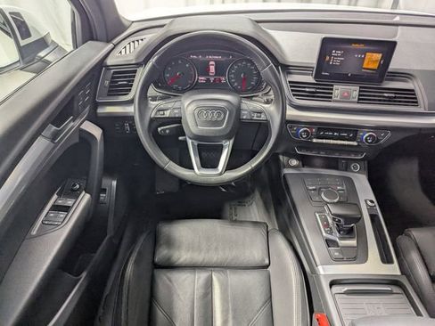 Used 2020 Audi Q5 2.0T Premium w/ Titanium Sport Package image 7