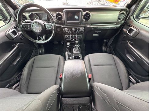 Used 2018 Jeep Wrangler Unlimited Sport S AWD/4WD image 40