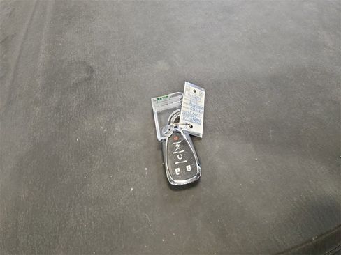 Used 2019 Chevrolet Equinox LT w/ Driver Convenience Package image 32