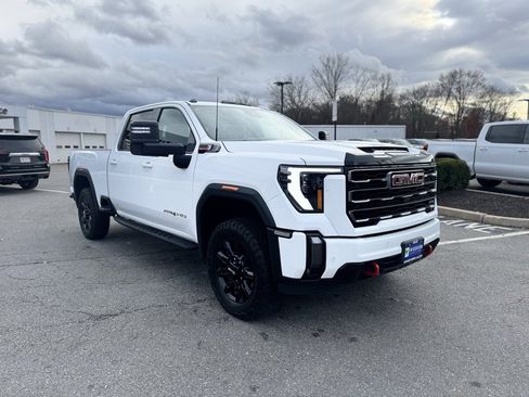 Used 2024 GMC Sierra 2500 AT4 w/ AT4 Premium Plus Package image 8