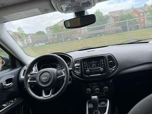 Used 2018 Jeep Compass Sport FWD image 13