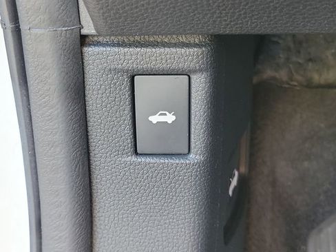 Certified 2023 Honda Accord EX image 28