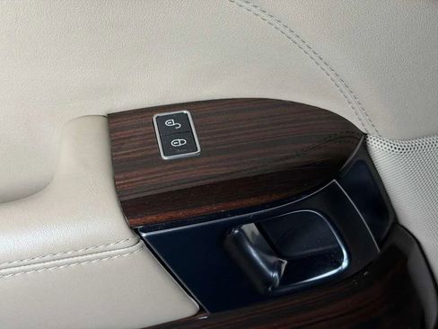 Used 2013 Land Rover Range Rover HSE AWD/4WD image 19
