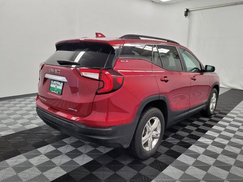 Used 2022 GMC Terrain SLE w/ Driver Convenience Package image 9