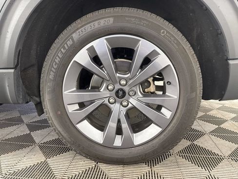 Used 2023 Ford Explorer XLT w/ Equipment Group 202A AWD/4WD image 14