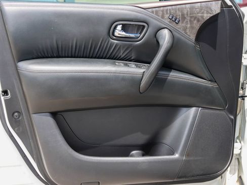Used 2021 Nissan Armada Platinum w/ Captain's Chairs Package RWD image 4