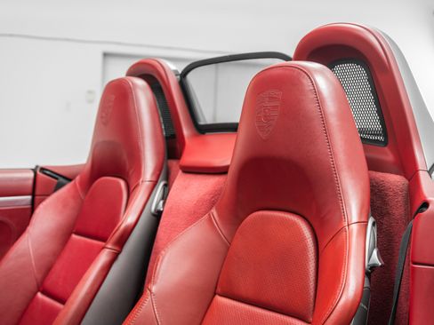 Used 2018 Porsche 718 Boxster S RWD image 25