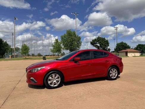 Used 2016 MAZDA MAZDA3 i Sport FWD image 2