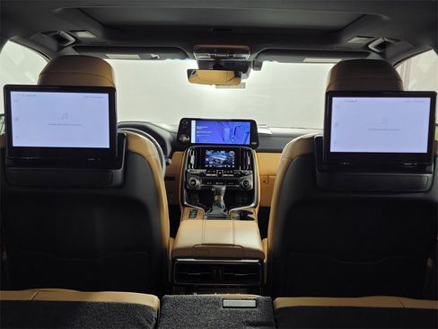 New 2025 Lexus LX 600 4WD w/ Luxury Package image 22