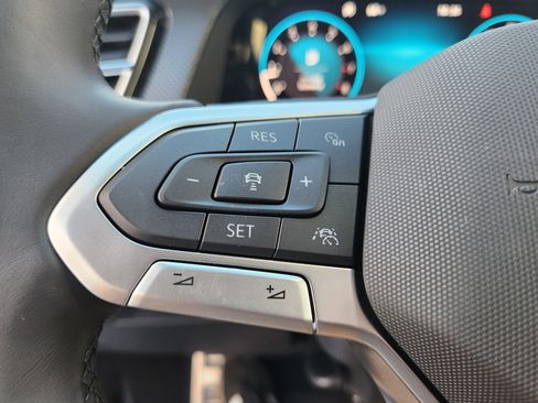 New 2026 Volkswagen Atlas Cross Sport SEL R-Line image 15