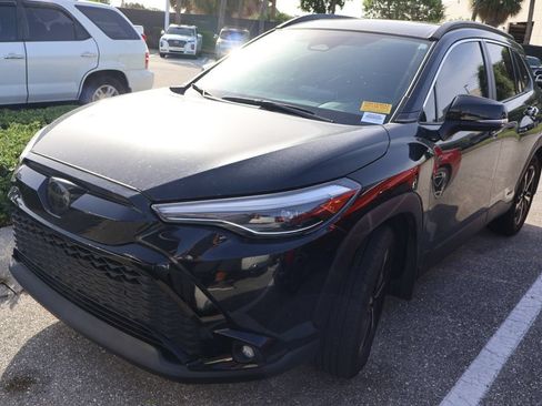 Used 2024 Toyota Corolla Cross AWD Hybrid w/ Convenience Package image 2