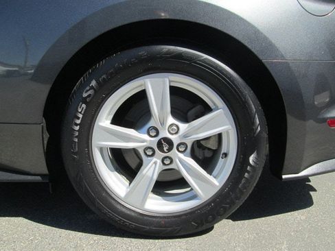 Used 2020 Ford Mustang Coupe RWD image 7