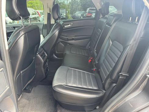 Used 2018 Ford Edge SEL w/ Equipment Group 201A FWD image 17