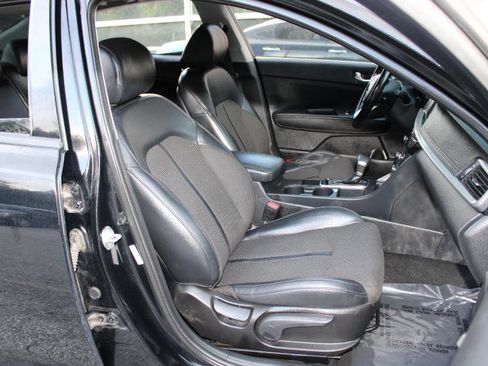 Used 2019 Kia Optima S w/ S Panoramic Sunroof Package image 9