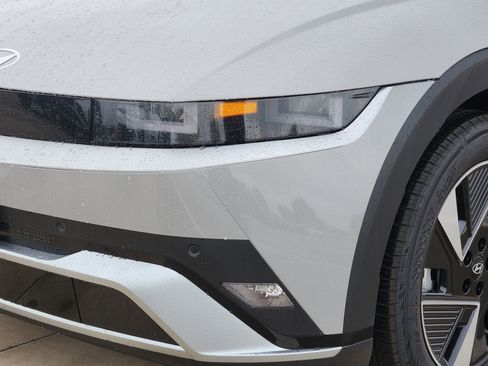 New 2026 Hyundai Ioniq 5 SE image 7