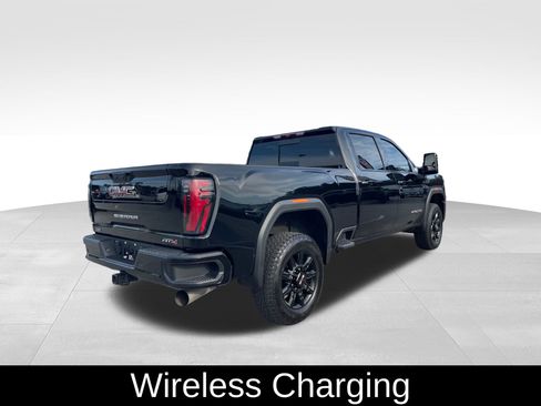 Used 2024 GMC Sierra 2500 AT4 w/ AT4 Preferred Package image 9