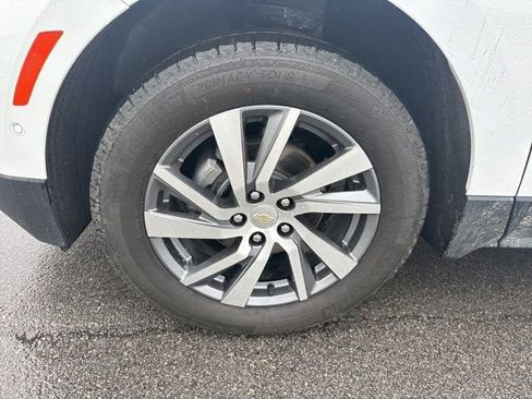 Used 2024 Chevrolet Equinox Premier AWD/4WD image 9