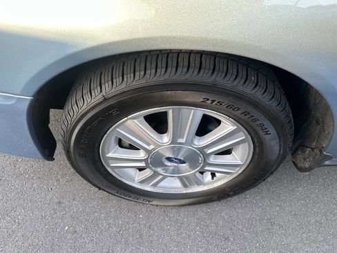 Used 2005 Ford Taurus SEL image 8