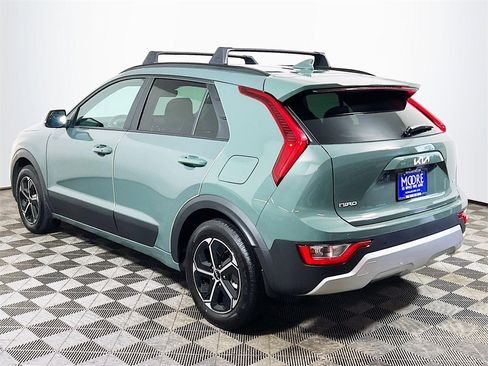 Used 2025 Kia Niro EX image 6
