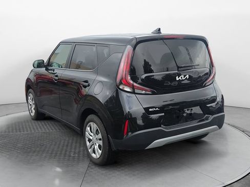 Used 2023 Kia Soul LX FWD image 3