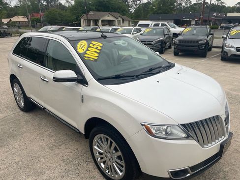 Used 2013 Lincoln MKX FWD image 4