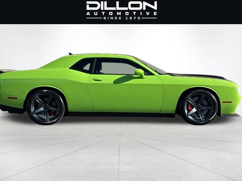Used 2023 Dodge Challenger SRT Hellcat w/ Driver Convenience Group RWD image 3