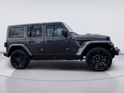 Used 2025 Jeep Wrangler Unlimited Sahara w/ Safety Group AWD/4WD image 6