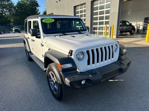 Used 2023 Jeep Wrangler Unlimited Sport AWD/4WD image 4