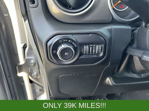 Used 2018 Jeep Wrangler Unlimited Sport S AWD/4WD image 23
