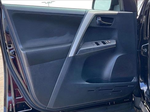 Used 2013 Toyota RAV4 XLE image 23