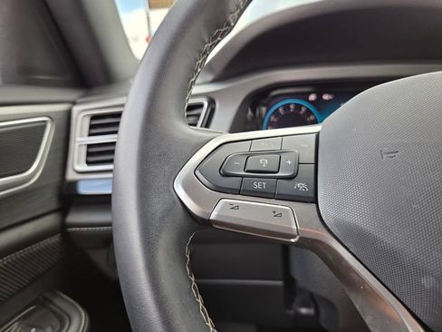 Used 2024 Volkswagen Atlas Cross Sport SE AWD/4WD image 25
