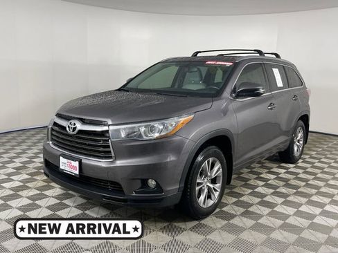Used 2015 Toyota Highlander XLE image 1