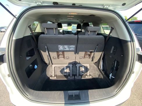 Used 2022 Kia Carnival LX FWD image 14