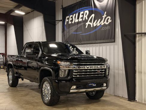 Used 2021 Chevrolet Silverado 2500 LTZ w/ LTZ Convenience Package AWD/4WD image 2