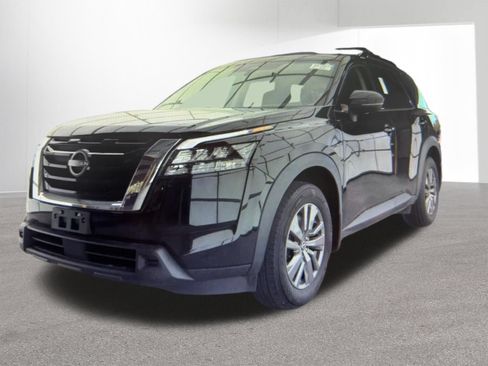 Used 2024 Nissan Pathfinder SV AWD/4WD image 5