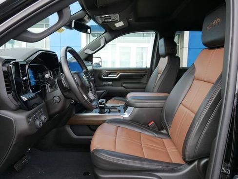 Used 2024 Chevrolet Silverado 1500 High Country w/ Z71 Off-Road Package image 7