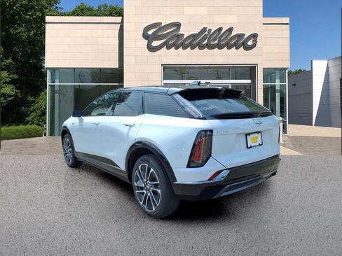 New 2027 Cadillac Optiq Sport w/ LPO, Floor Liner Package AWD/4WD image 3