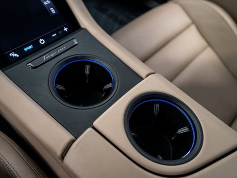 Used 2021 Porsche Taycan image 50