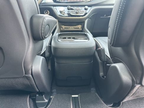 New 2026 Chrysler Pacifica Limited w/ Uconnect Theater Family Group image 51