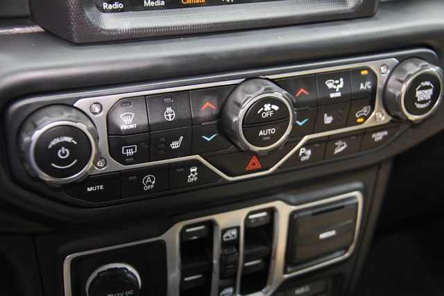 Used 2018 Jeep Wrangler Unlimited Sahara AWD/4WD image 26