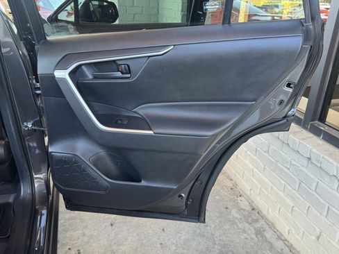 Used 2021 Toyota RAV4 LE image 39