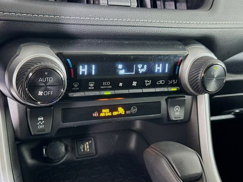 Used 2024 Toyota RAV4 XLE image 23