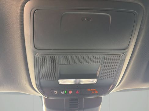 Used 2025 GMC Acadia Elevation AWD/4WD image 25