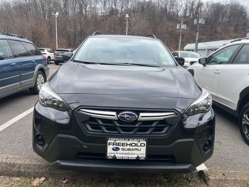 Used 2023 Subaru Crosstrek 2.0i image 2