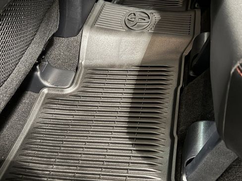 Used 2021 Toyota 4Runner Venture w/ Moonroof Package image 32