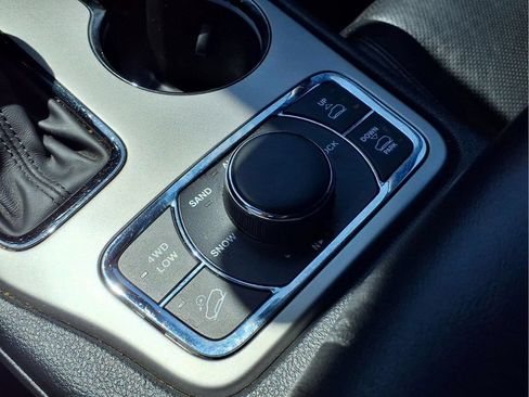 Used 2019 Jeep Grand Cherokee High Altitude AWD/4WD image 10