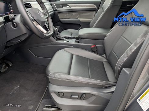 Used 2023 Volkswagen Atlas Cross Sport SE image 18